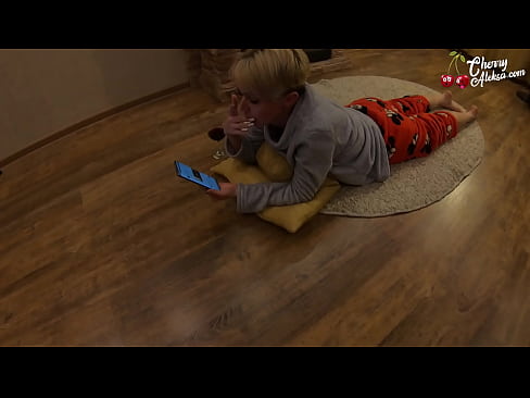 ❤️ Crazy Blonde បឺតជញ្ជក់ Dick ដ៏ធំ ហើយលោតលើវា - ការរួមភេទតាមរន្ធគូថ វីដេអូសិច នៅ km.nudexxx.ru ❌️❤